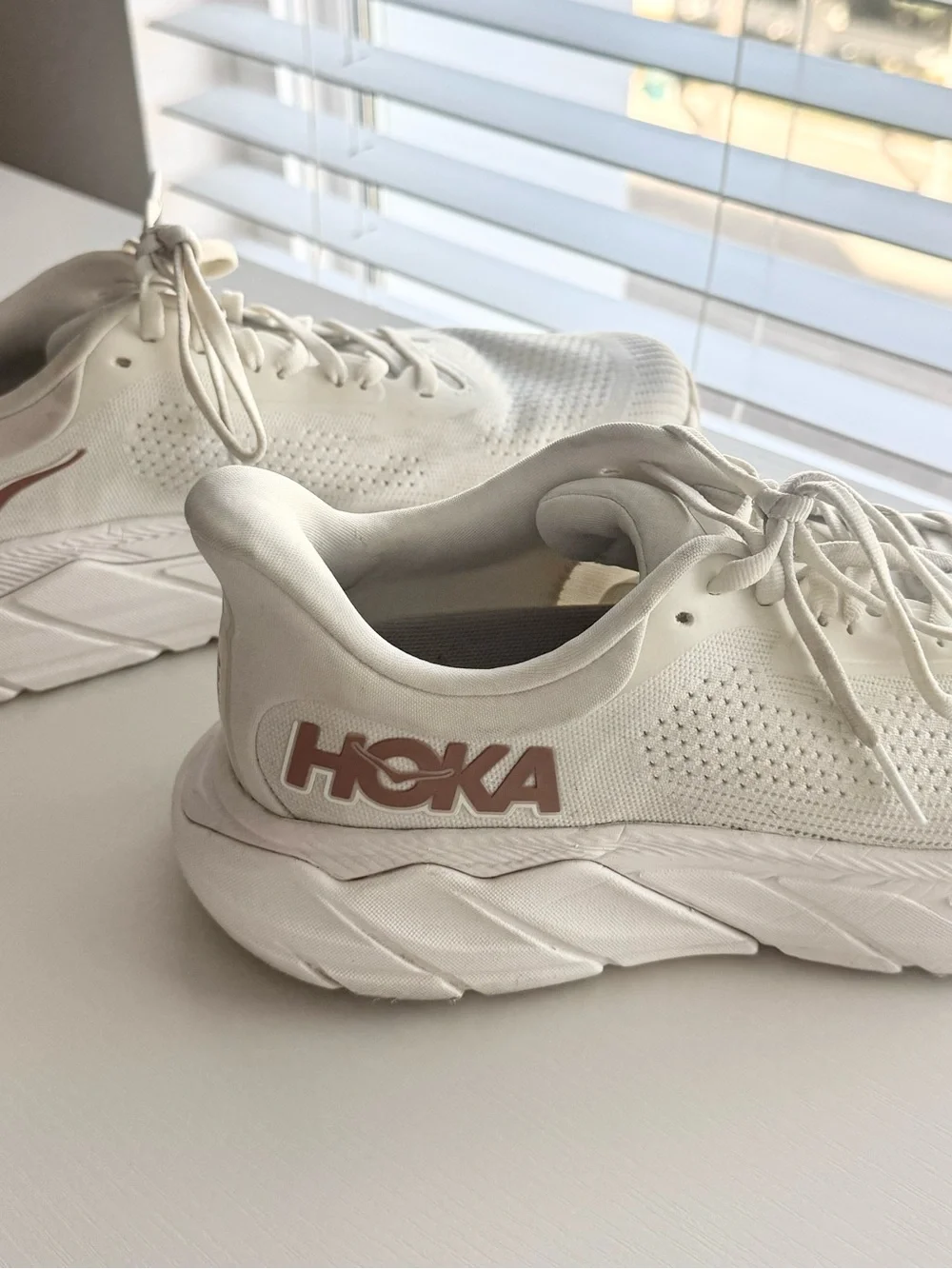 Hoka Arahi 7 Running Shoes, White + Rose Gold